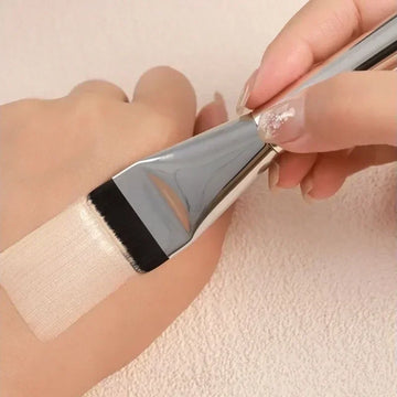 Ultra Thin Foundation Contour Brush